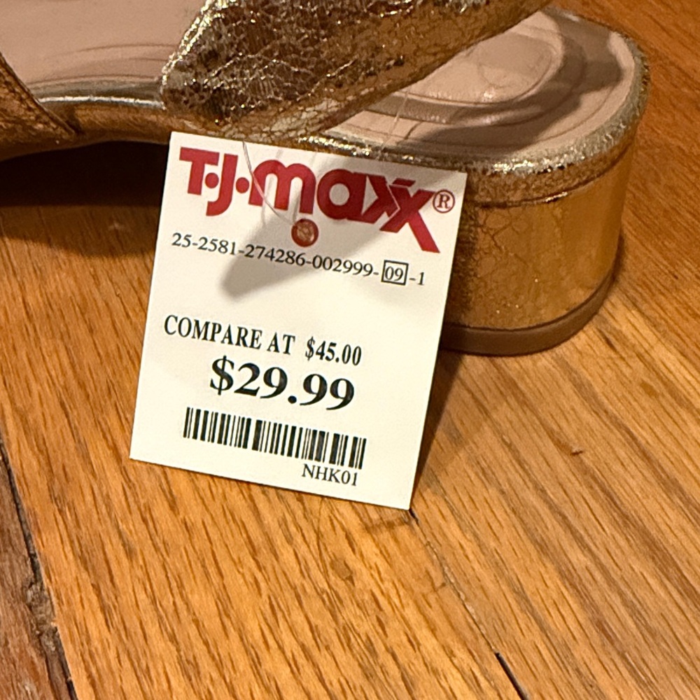 BCBGeneration Gold Metallic Pointed Slingback Mul… - image 4